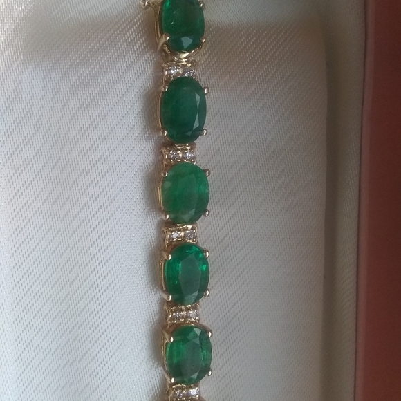 14KT Y/G 29CT Fabulous Emerald Diamond Bracelet - Picture 10 of 17